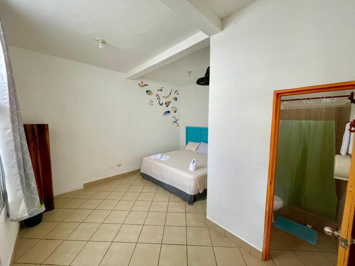 Hostal Inn 2 Flores Bagian luar foto