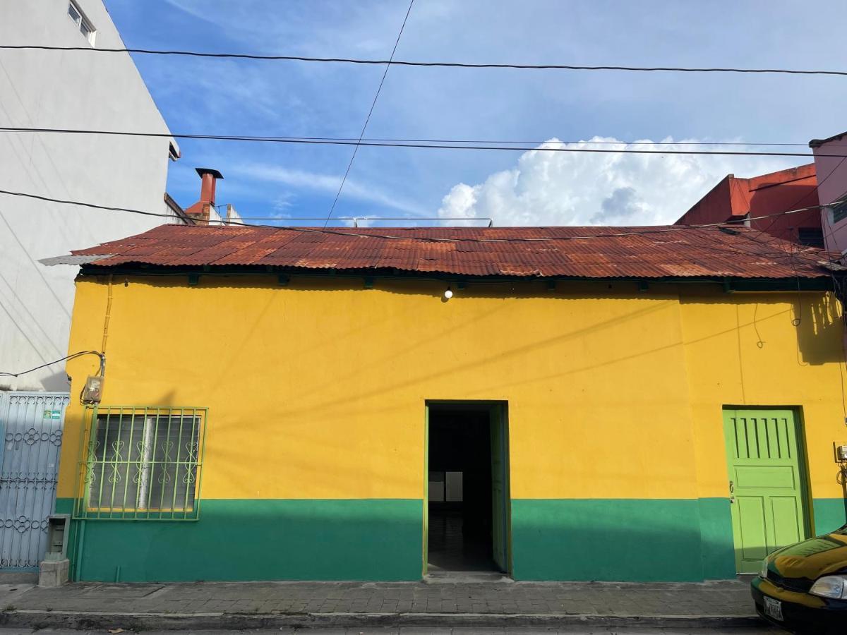 Hostal Inn 2 Flores Bagian luar foto