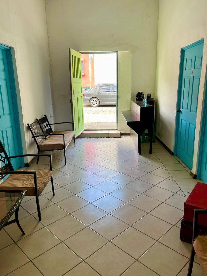 Hostal Inn 2 Flores Bagian luar foto