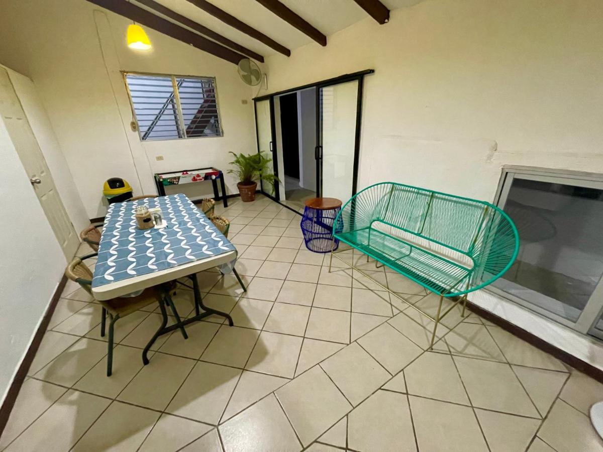 Hostal Inn 2 Flores Bagian luar foto
